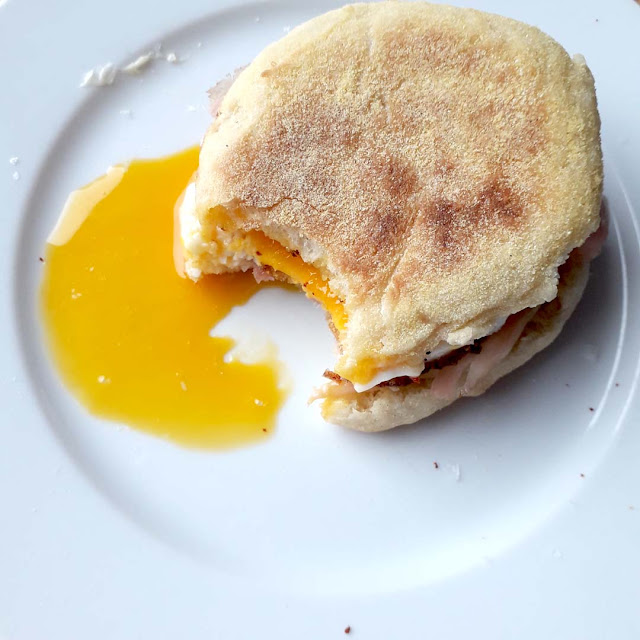 Bestes Frühstück: English Muffin / Toasty mit Bacon und Ei! | pastasciutta.de